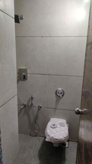 Furnished Amenities in 3 BHK Apartment at Vaishnodevi Circle – for Rent