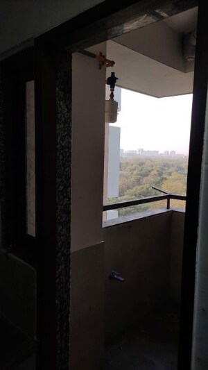 Kitchen in 3 BHK Apartment at Vaishnodevi Circle – for Rent