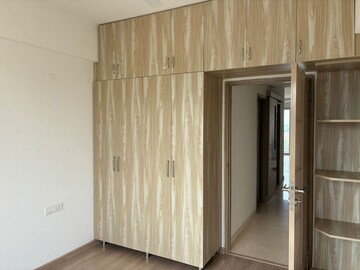 Room in 3.5 BHK Apartment at DLF Gardencity Enclave, Sector 93 – for Rent