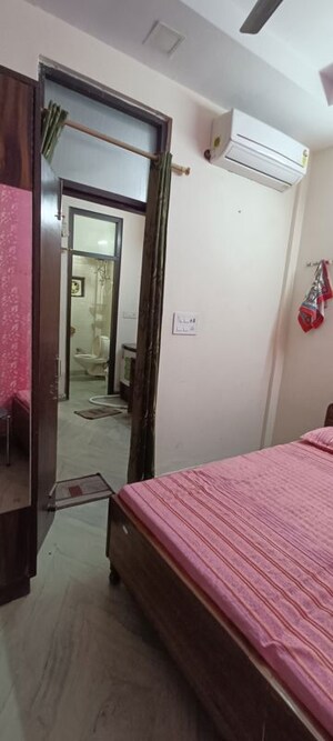 1 BHK Builder Floor For Rent in Rohini Sector 6