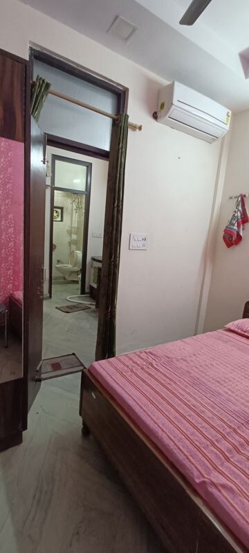 1 BHK Builder Floor For Rent in Rohini Sector 6