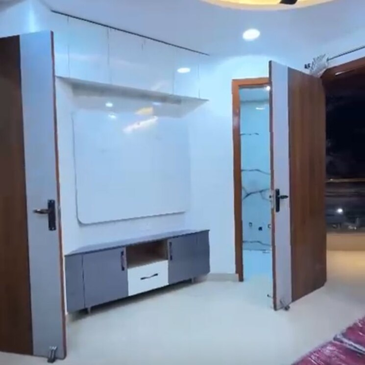 Room, dwarka 4 Bedroom 170 Sq.Ft. Builder Floor In Dwarka Delhi 9970905