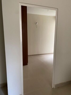Room in 2 BHK Apartment at Suncity Avenue 102, Sector 102 – for Sale