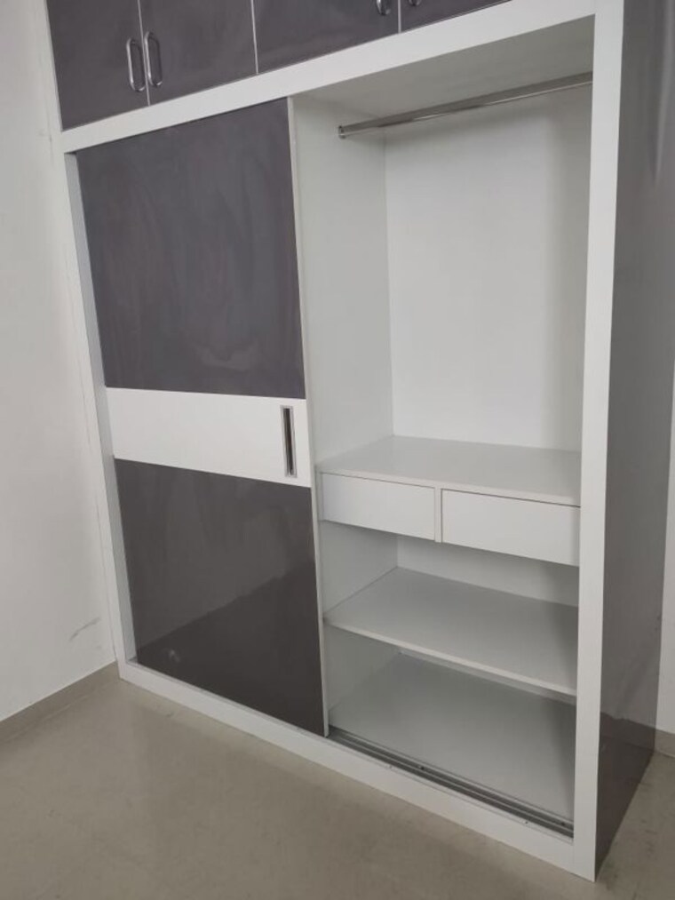 Room, gomti nagar 2 Bedroom 1099 Sq.Ft. Apartment In Gomti Nagar Lucknow 9970949