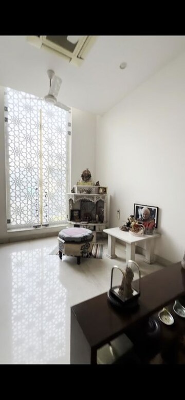 Master Bedroom in 5 BHK Villa at Hazratganj – for Sale