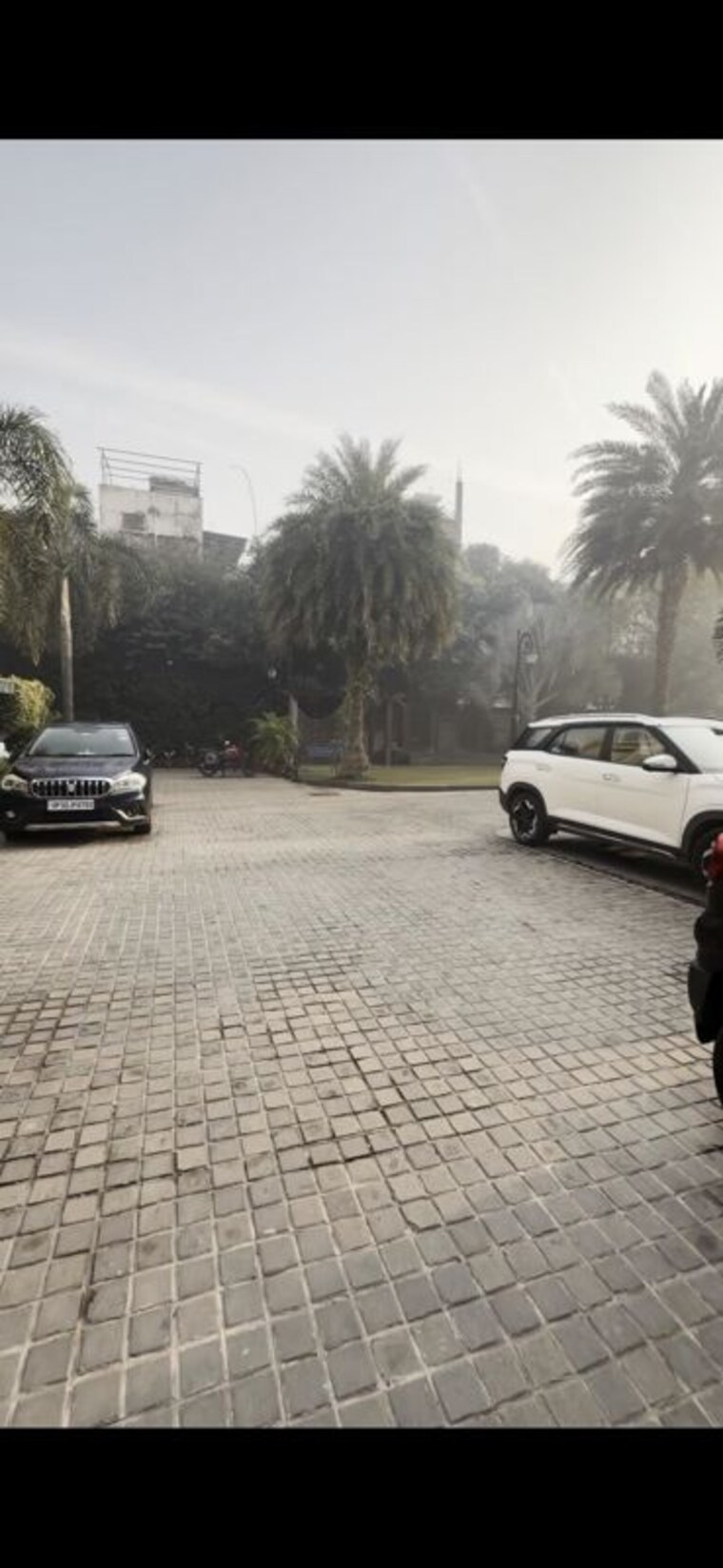  Parking, hazratganj 5 Bedroom 4700 Sq.Ft. Villa In Hazratganj Lucknow 9970951