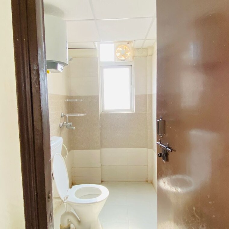 Bathroom, signature-orchard-avenue-2 2 Bedroom 617 Sq.Ft. Apartment In Hayatpur Gurgaon 9970953