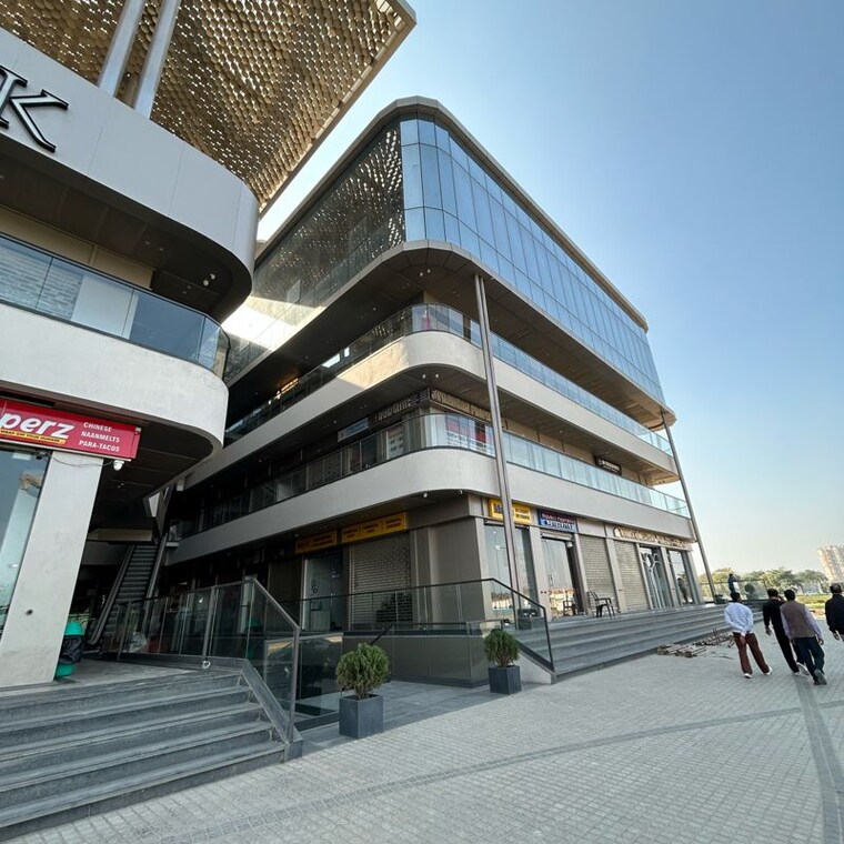 Exterior View, karyan-citywalk Commercial Shop 321 Sq.Ft. In Wave City Ghaziabad 9970998