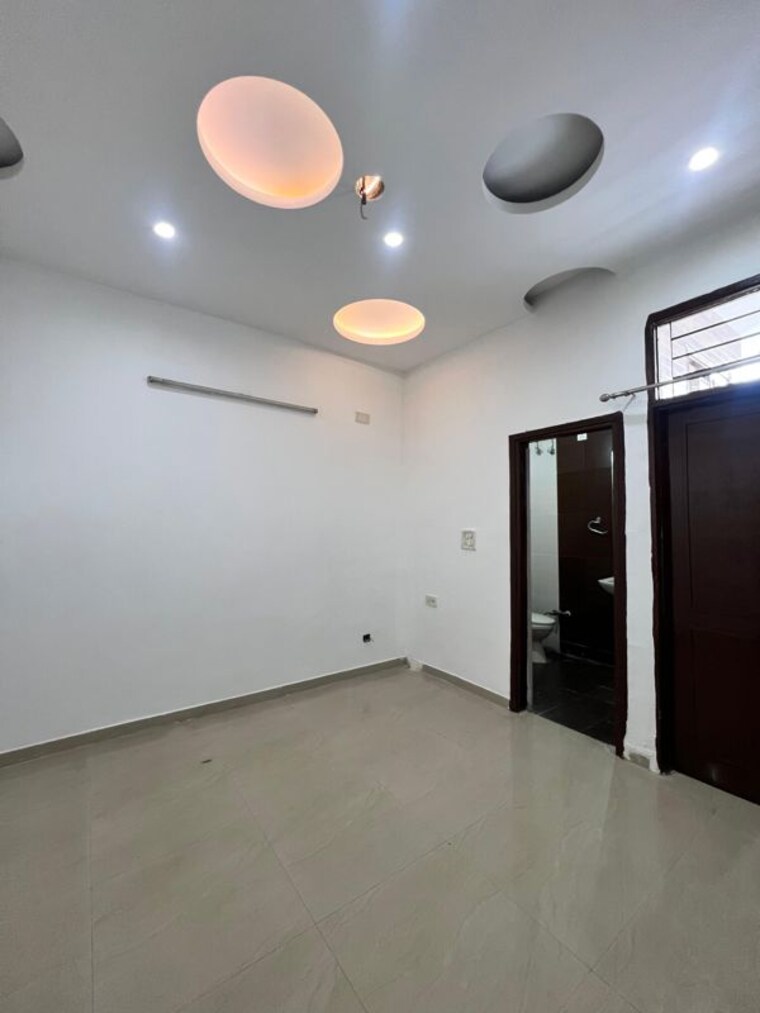 Room, dlf-hyde-park 3.5 Bedroom 3600 Sq.Ft. Builder Floor In South Mullanpur Chandigarh 9971002