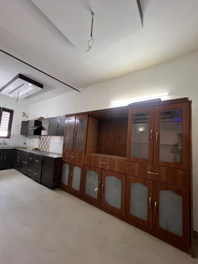 Kitchen, dlf-hyde-park 3.5 Bedroom 3600 Sq.Ft. Builder Floor In South Mullanpur Chandigarh 9971002