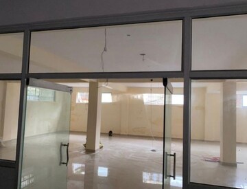 Room in  Office Space at Hazratganj – for Rent