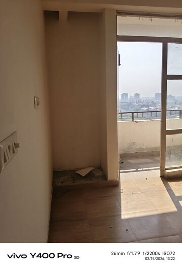 Room in 3 BHK Apartment at Auric City Homes, Sector 82 – for Rent