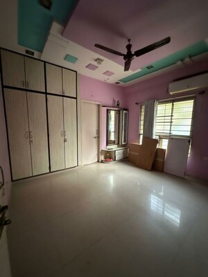 Room in 2 BHK Apartment at Ambawadi – for Rent