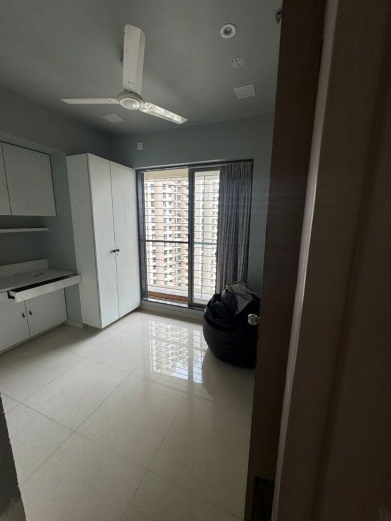 Room, runwal-eirene 3 Bedroom 991 Sq.Ft. Apartment In Balkum Pada Thane 9971052