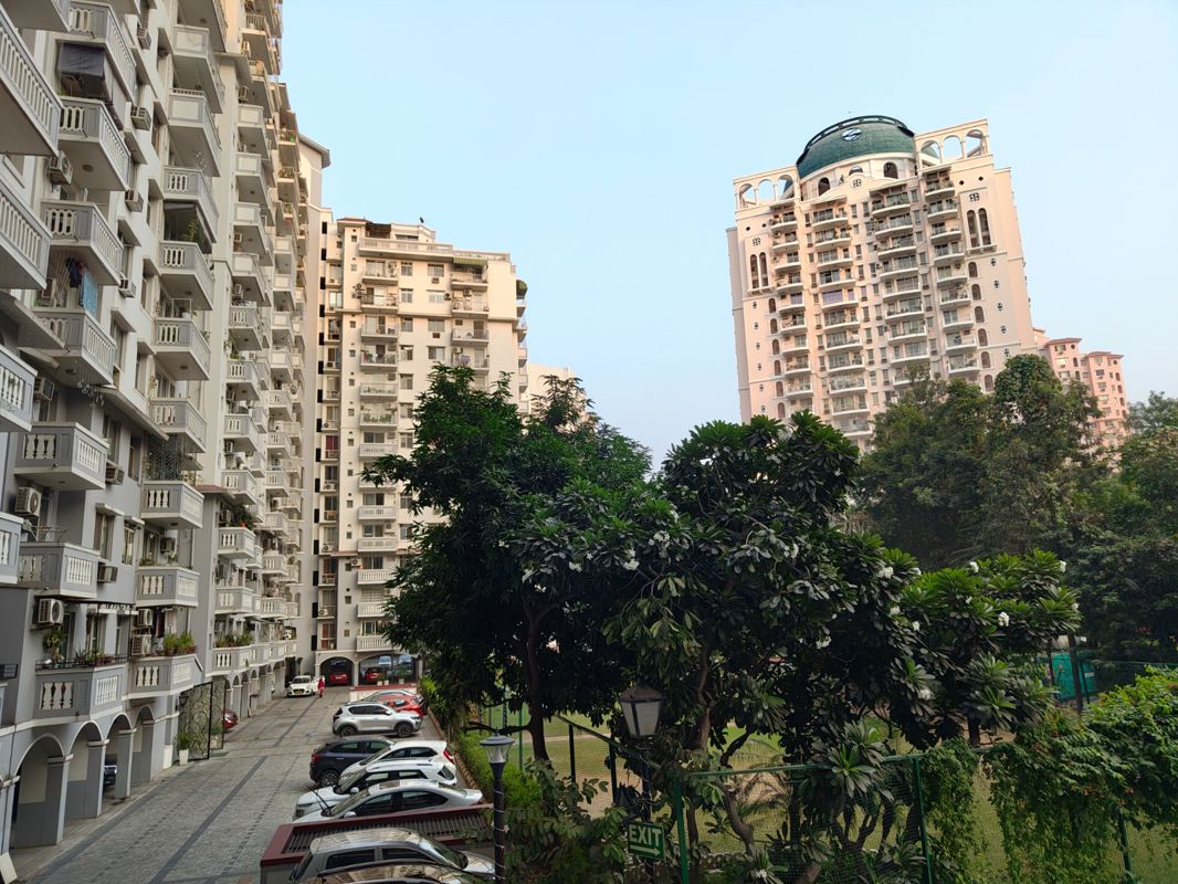 4 BHK + Extra Room Apartment For Sale in DLF The Carlton Estate