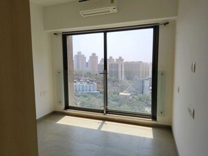 Room in 2 BHK Apartment at Kanakia Silicon Valley, Powai – for Rent