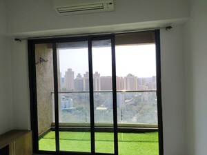 Room in 2 BHK Apartment at Kanakia Silicon Valley, Powai – for Rent