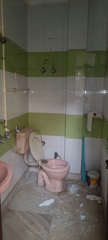 Bathroom in 2 BHK Builder Floor at Rohini Sector 7 – for Rent
