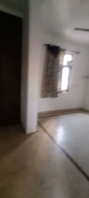 Room in 2 BHK Builder Floor at Rohini Sector 7 – for Rent