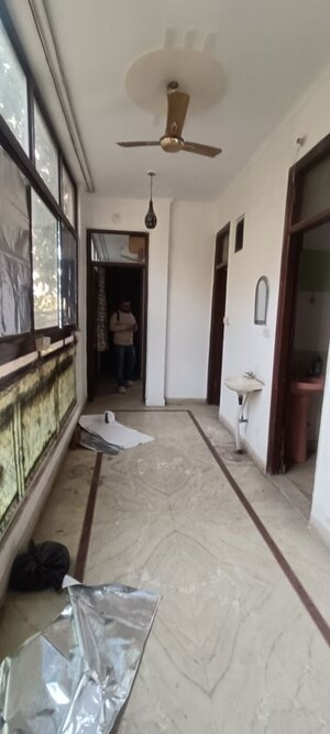 2 BHK Builder Floor For Rent in Rohini Sector 7
