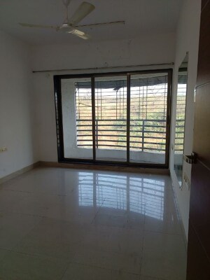 Bedroom in 2 BHK Apartment at Sanghvi Heights, Wadala – for Rent