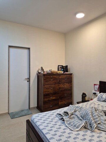 Bedroom in 2 BHK Apartment at Kanakia Silicon Valley, Powai – for Rent