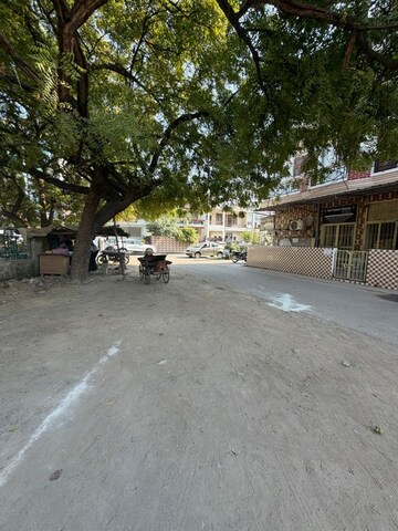 Parking in 5 BHK Independent House at Eldeco Udyan II, Raebareli Road – for Sale