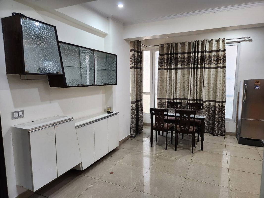 4 BHK + Servant Room Apartment For Rent in VVIP Addresses
