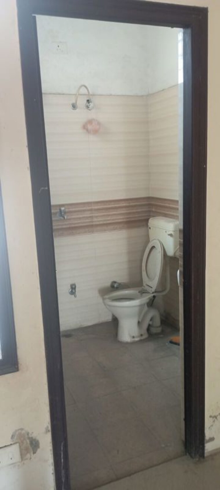 Bathroom, ambala highway 2 Bedroom 100 Sq.Yd. Apartment In Ambala Highway Zirakpur 9971181
