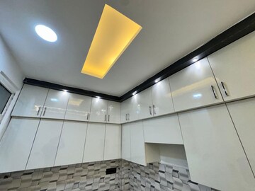 Room in 4 BHK Apartment at VVIP Addresses, Raj Nagar Extension – for Rent