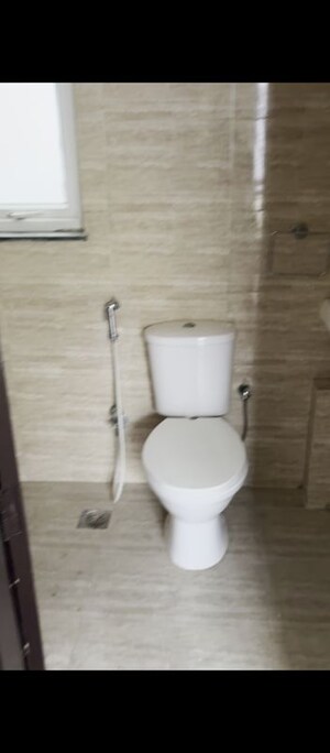 Master Bedroom in 3 BHK Builder Floor at BPTP Parkland Pride, Sector 77 – for Rent