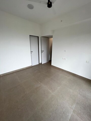 Room in 2 BHK Apartment at Kanakia Silicon Valley, Powai – for Sale