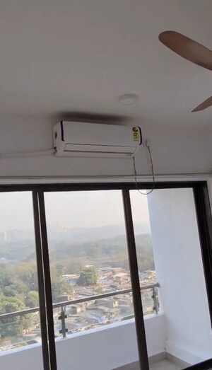 Furnished Amenities in 1 BHK Apartment at Conwood Astoria, Goregaon East – for Rent