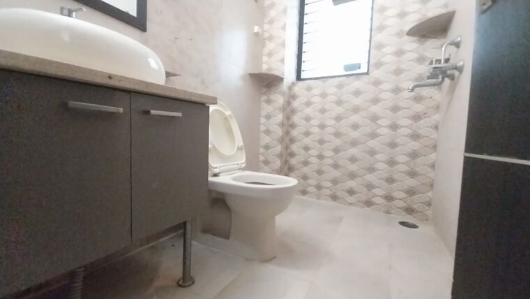 Bathroom, sector 46 3 Bedroom 1450 Sq.Ft. Builder Floor In Sector 46 Gurgaon 9971295