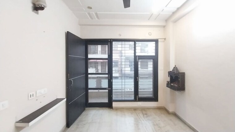 Room, sector 46 3 Bedroom 1450 Sq.Ft. Builder Floor In Sector 46 Gurgaon 9971295