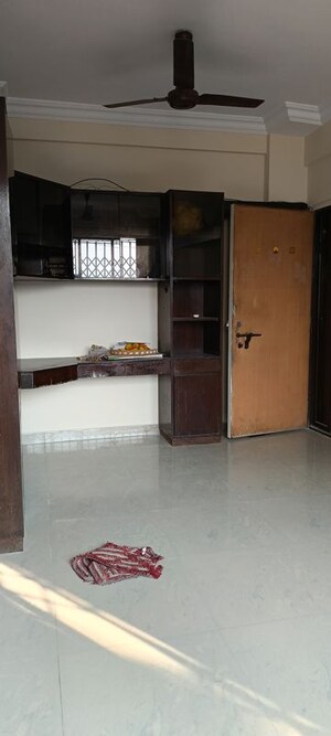 Furnished Amenities in 2 BHK Apartment at Model Town, Andheri West – for Rent