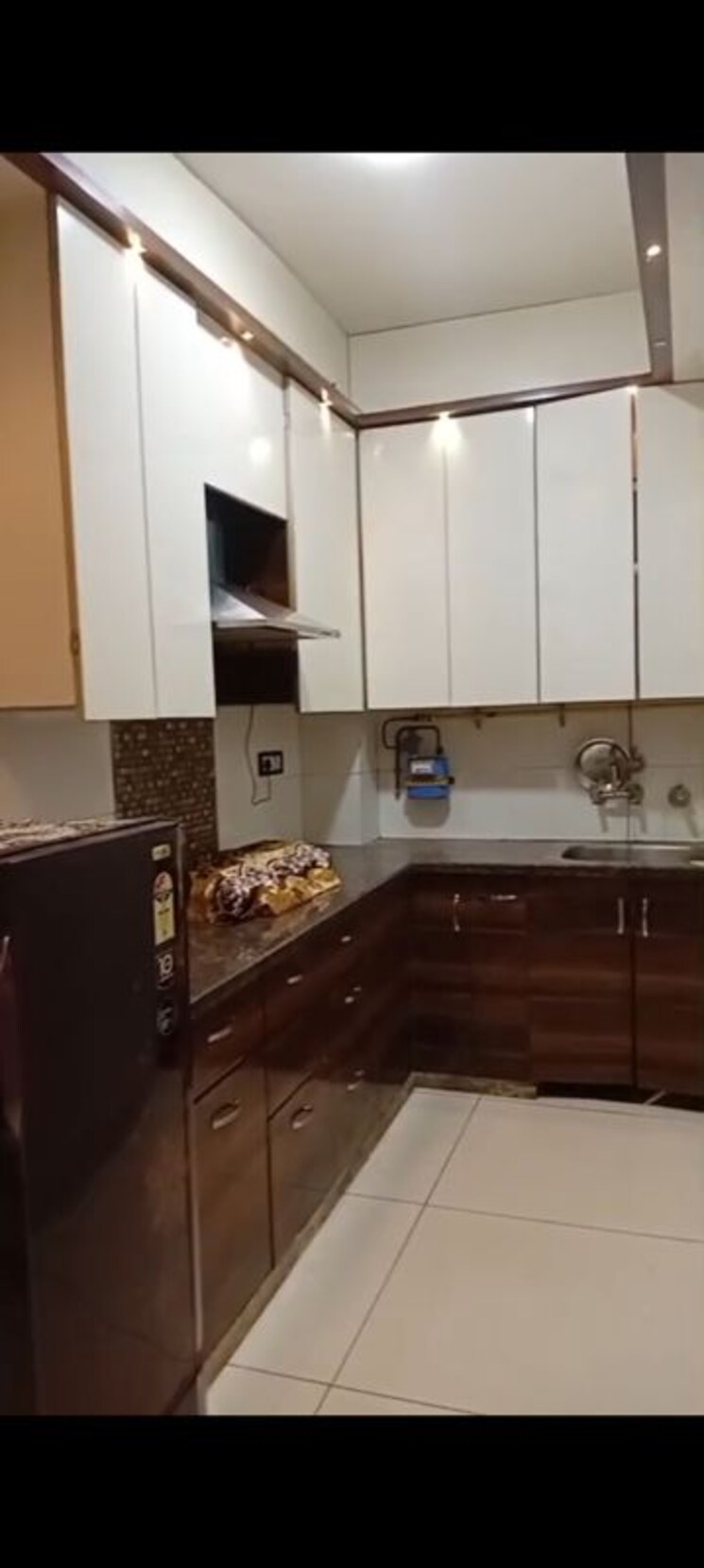 Kitchen, dwarka mor 3 Bedroom 80 Sq.Mt. Builder Floor In Dwarka Mor Delhi 9971322