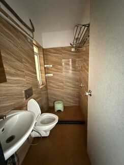 2 BHK Apartment For Rent in Gurukrupa Marina Enclave