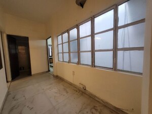 Room in 3 BHK Builder Floor at Panchsheel Enclave – for Rent