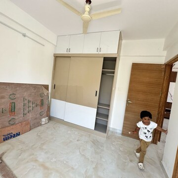 Room in 3 BHK Builder Floor at Kr Puram – for Rent