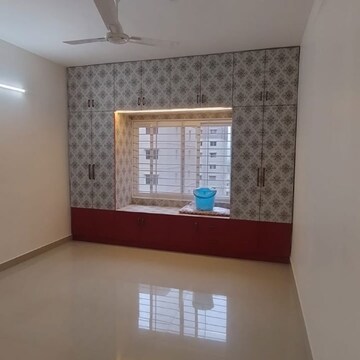 Room in 2 BHK Apartment at Mahalakshmi Layout – for Rent