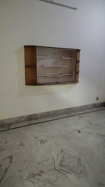 Room in 2 BHK Builder Floor at Karpuri Puram, Govindpuram – for Rent