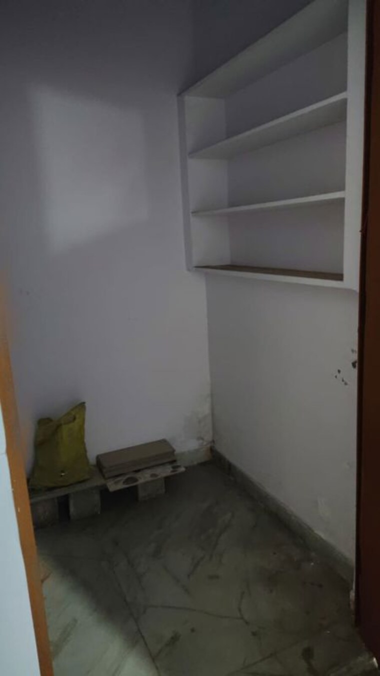 Room, karpuri-puram 2 Bedroom 80 Sq.Yd. Builder Floor In Govindpuram Ghaziabad 9971352