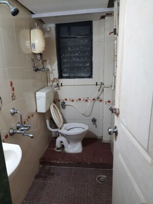 2 BHK Apartment For Rent in Gurukrupa Marina Enclave, Malad West