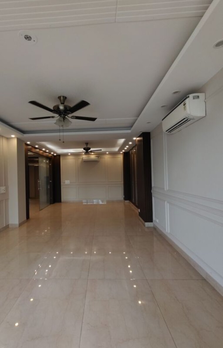 Room, ss-mayfield-gardens 3 Bedroom 240 Sq.Yd. Builder Floor In Sector 51 Gurgaon 9971373
