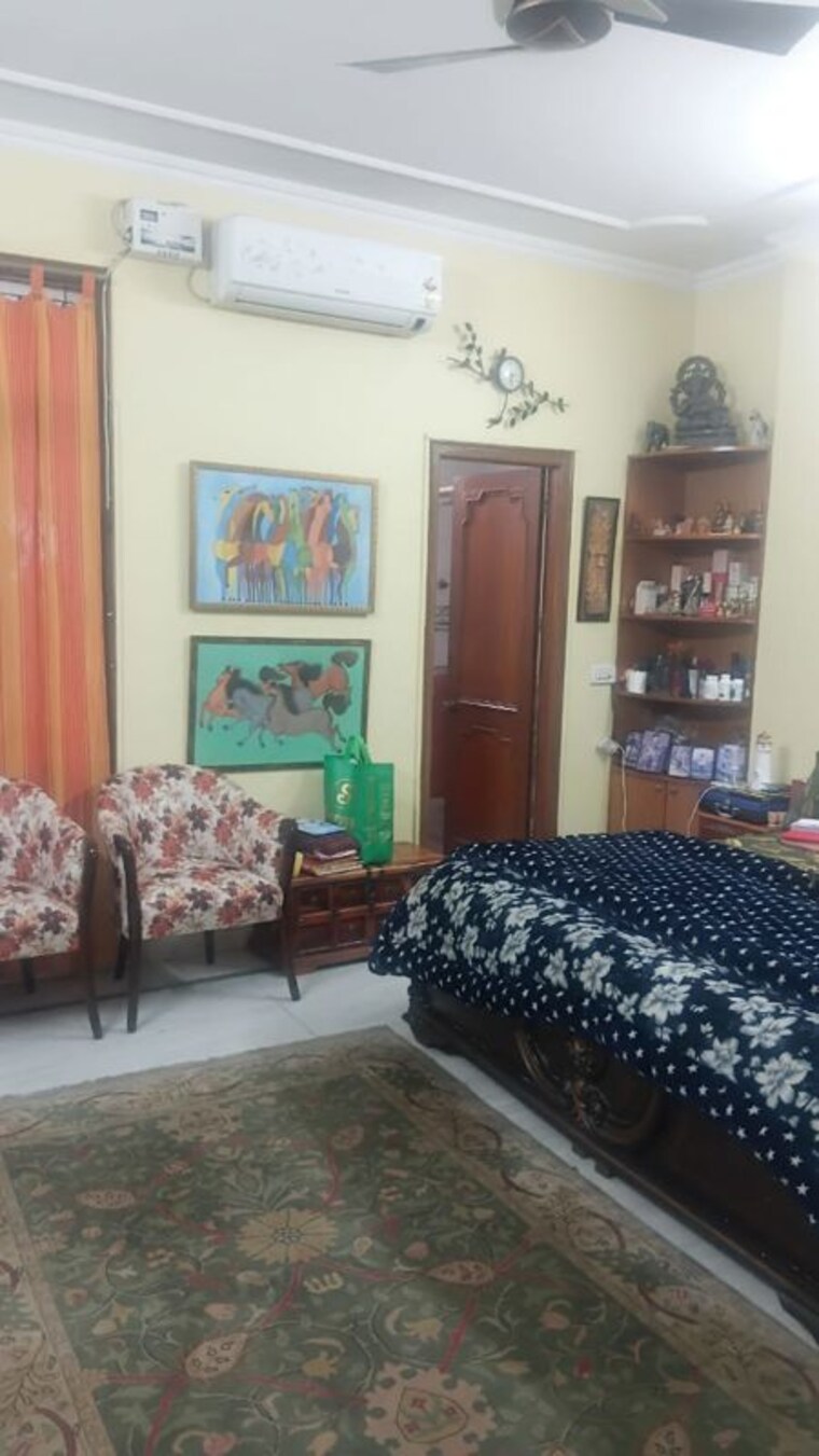 Bedroom, kailash colony 3 Bedroom 1500 Sq.Ft. Builder Floor In Kailash Colony Delhi 9971381