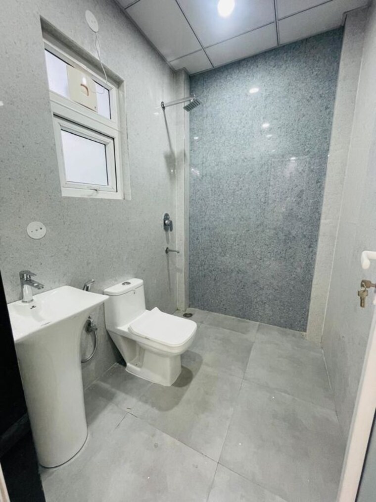 Attached Bathroom, sector 57 2 Bedroom 1600 Sq.Ft. Builder Floor In Sector 57 Gurgaon 9971384