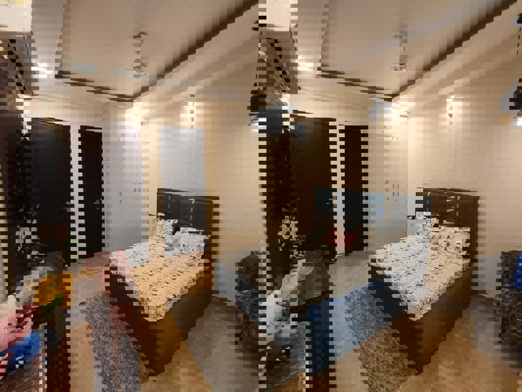 3 BHK + Servant Room 250 Sq.Ft. Builder Floor in Ansal API Esencia