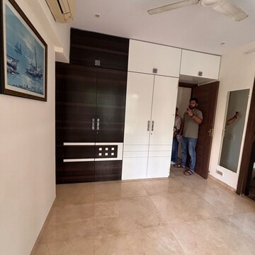 Parking in 1 BHK Apartment at Goregaon East – for Rent