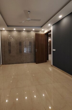 Room in 3 BHK Builder Floor at SS Mayfield Gardens, Sector 51 – for Sale